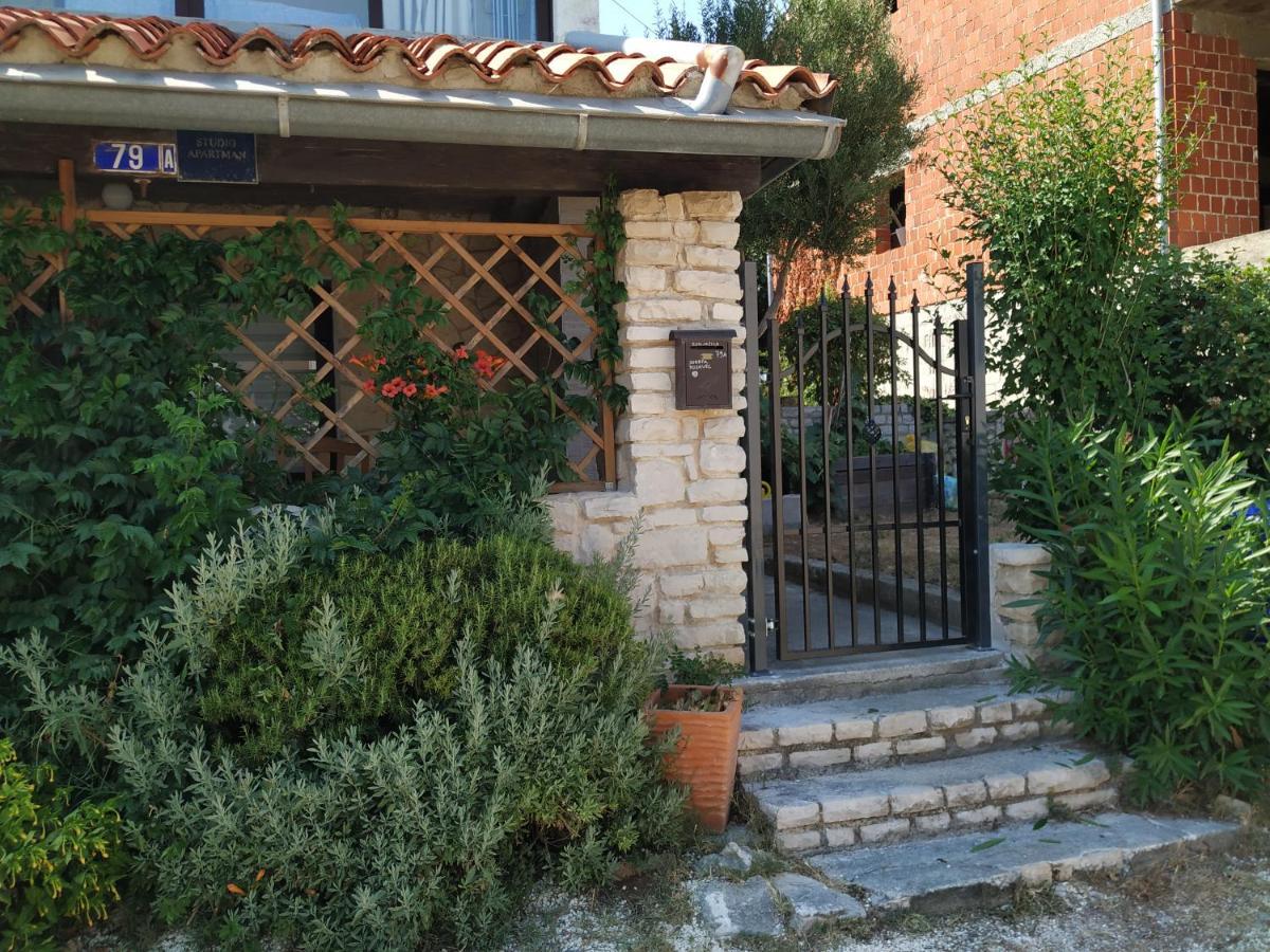 Studio Apartment Posavec Premantura Zewnętrze zdjęcie